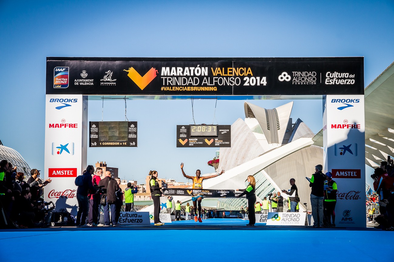 Fotografia deportiva running del Maratón de Valencia Trinidad Alfonso 2014