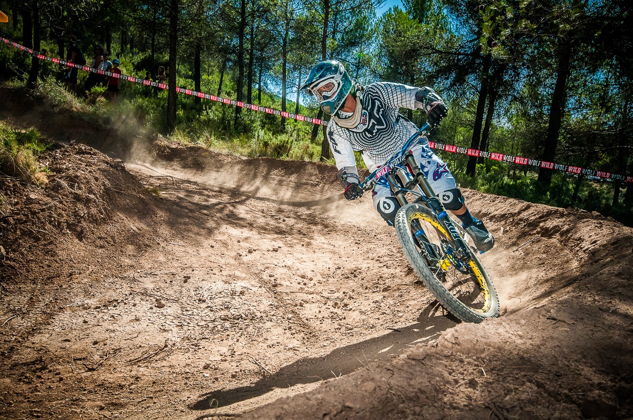 Fotografia deportiva del downhill V Fun Cup de la Fenasosa Bikepark