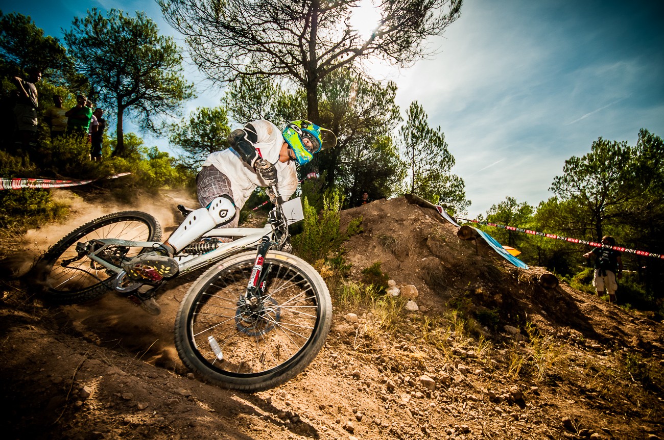Fotografia deportiva del downhill V Fun Cup de la Fenasosa Bikepark