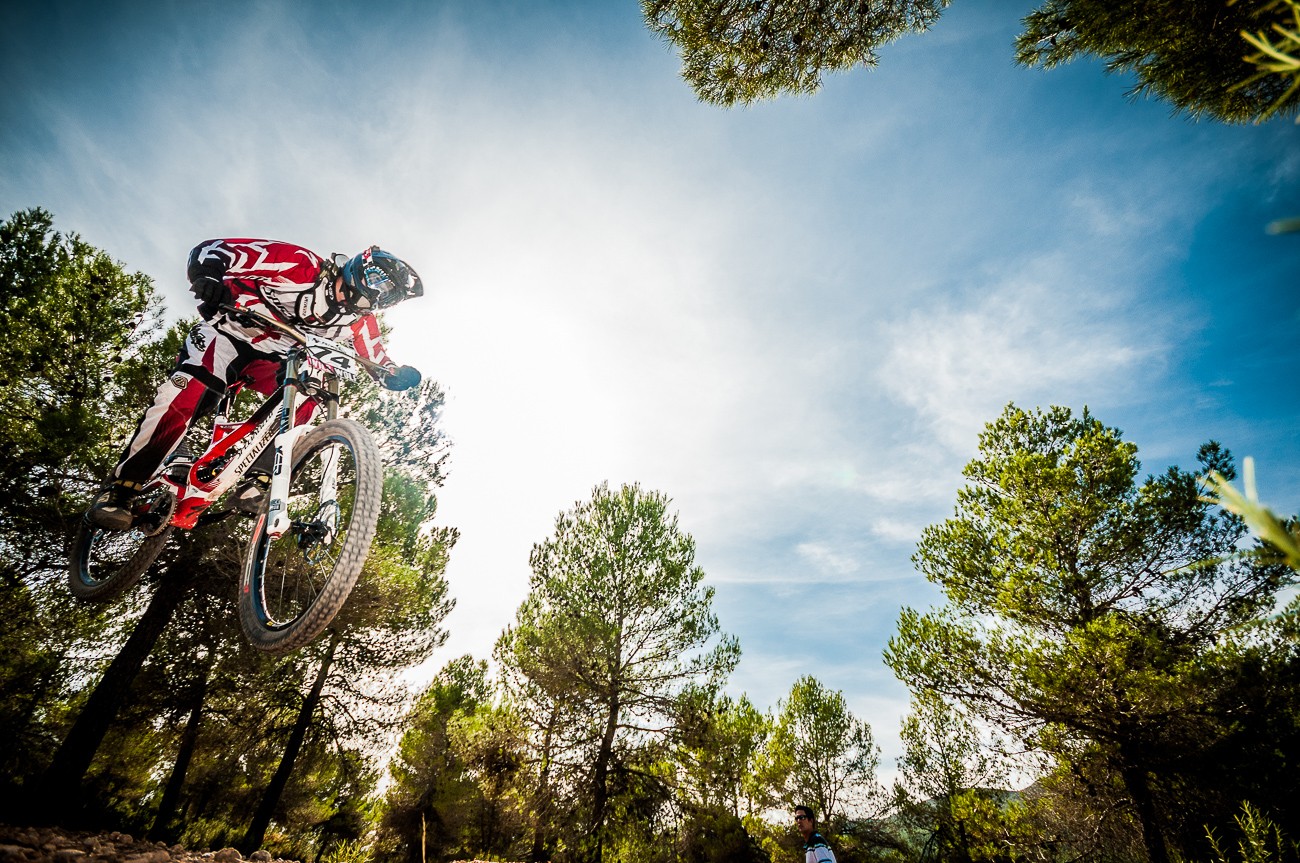 Fotografia deportiva del downhill V Fun Cup de la Fenasosa Bikepark