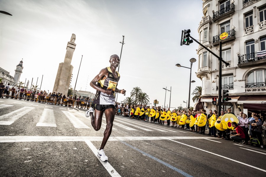 Fotografia deportiva running del Medio Maratón de Valencia Trinidad Alfonso 2014