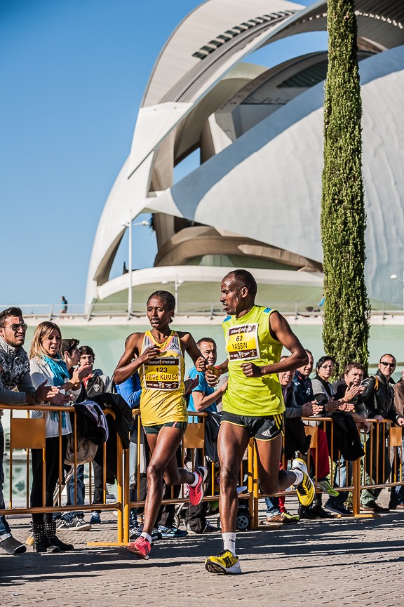 Fotografia deportiva running de la Maraton Valencia Divina Pastora 2013