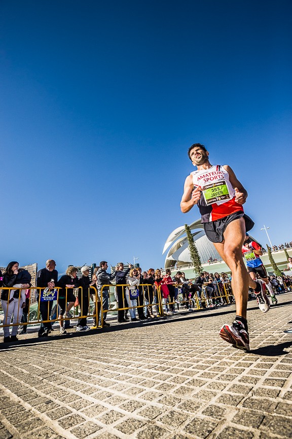 Fotografia deportiva running de la Maraton Valencia Divina Pastora 2013